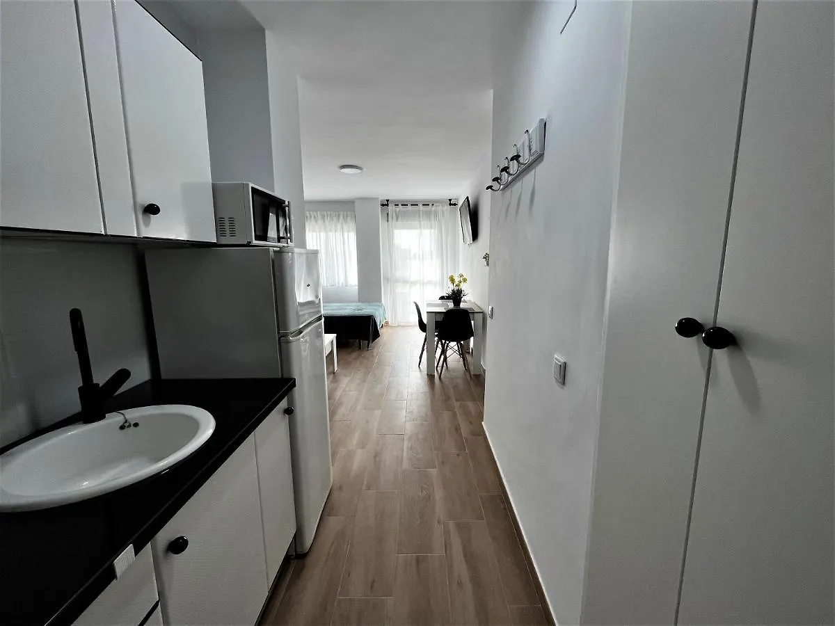 Ver7 - Estudio, Wifi, Fire Stick Amazon, Terraza, Vistas Al Mar, Piscina Τορρεμολίνος 0*,  Ισπανία